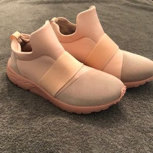 Steve Madden pink shoes